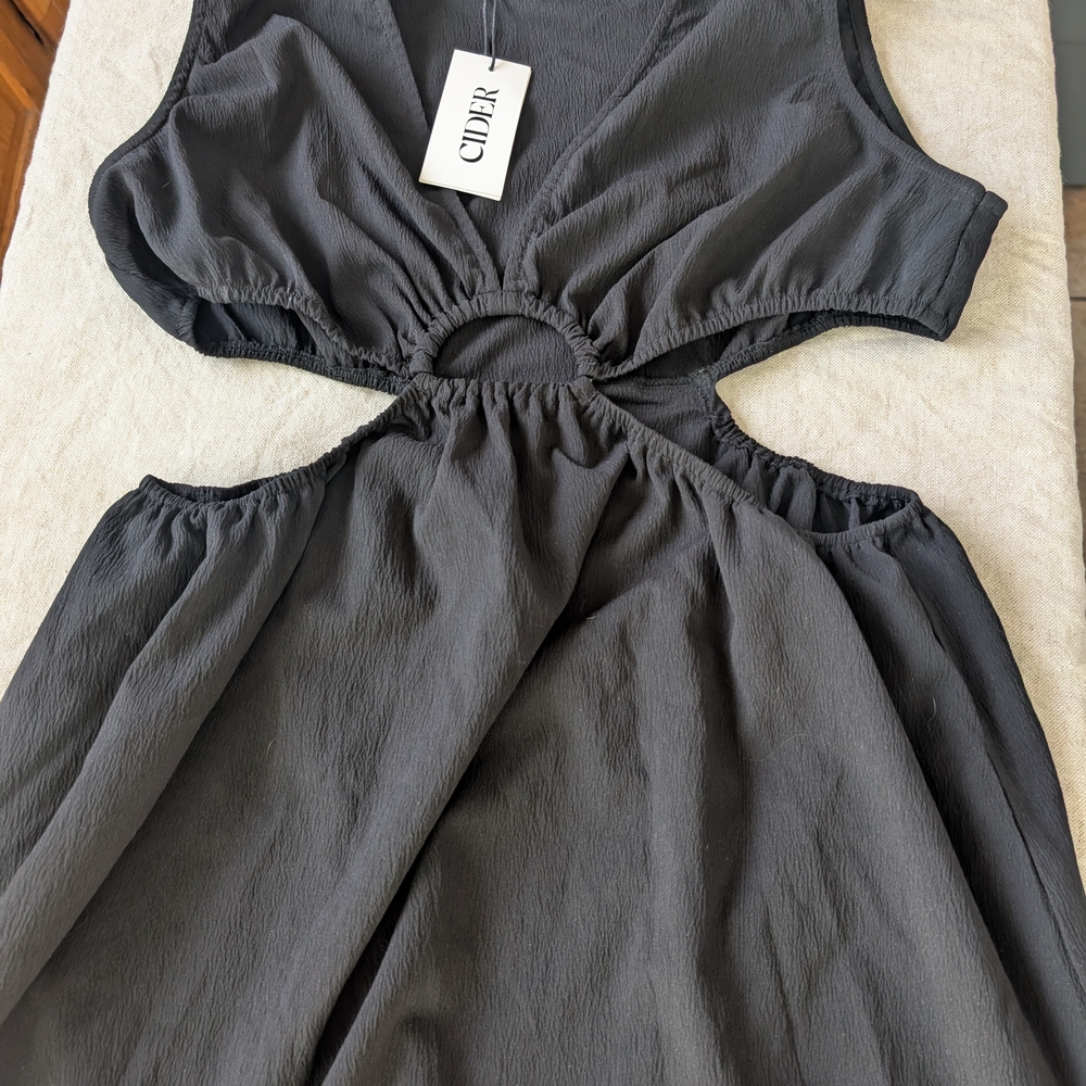 Cider Black Cut-Out Maxi Dress - Picture 9 of 13